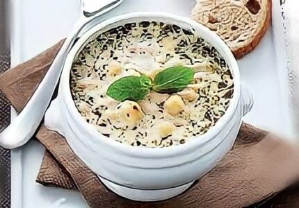 Erişteli Nohutlu Yayla Çorbası Tarifi