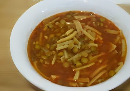Terbiyeli Erişteli Yeşil Mercimek Çorbası Tarifi